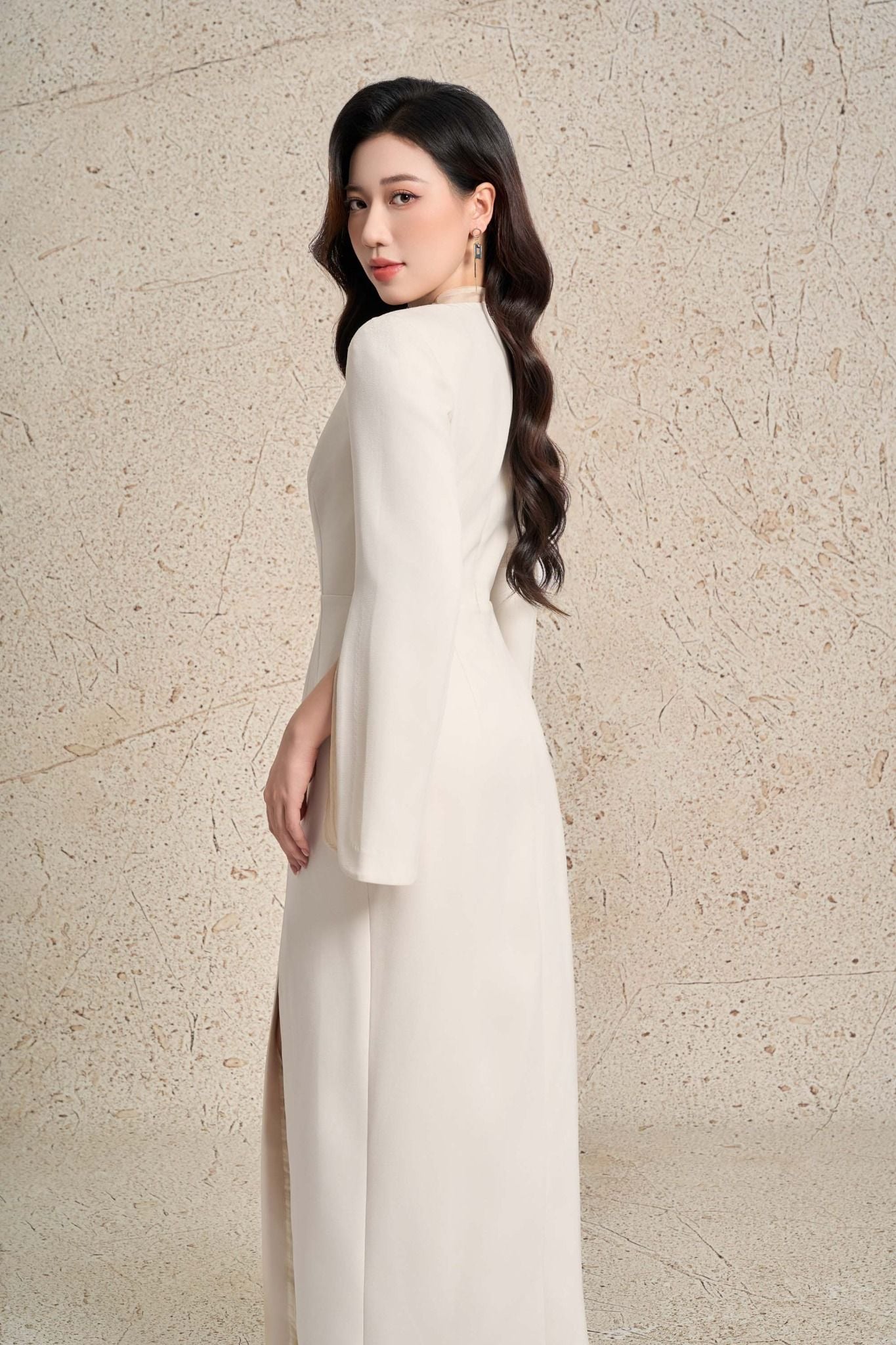 FDH5620 - Đầm dạ hội cao cấp dáng ôm vải thô dày cổ xẻ V tay dài xẻ tà cách điệu thân váy xẻ tà lệch thời trang khoá thân sau - PANTIO