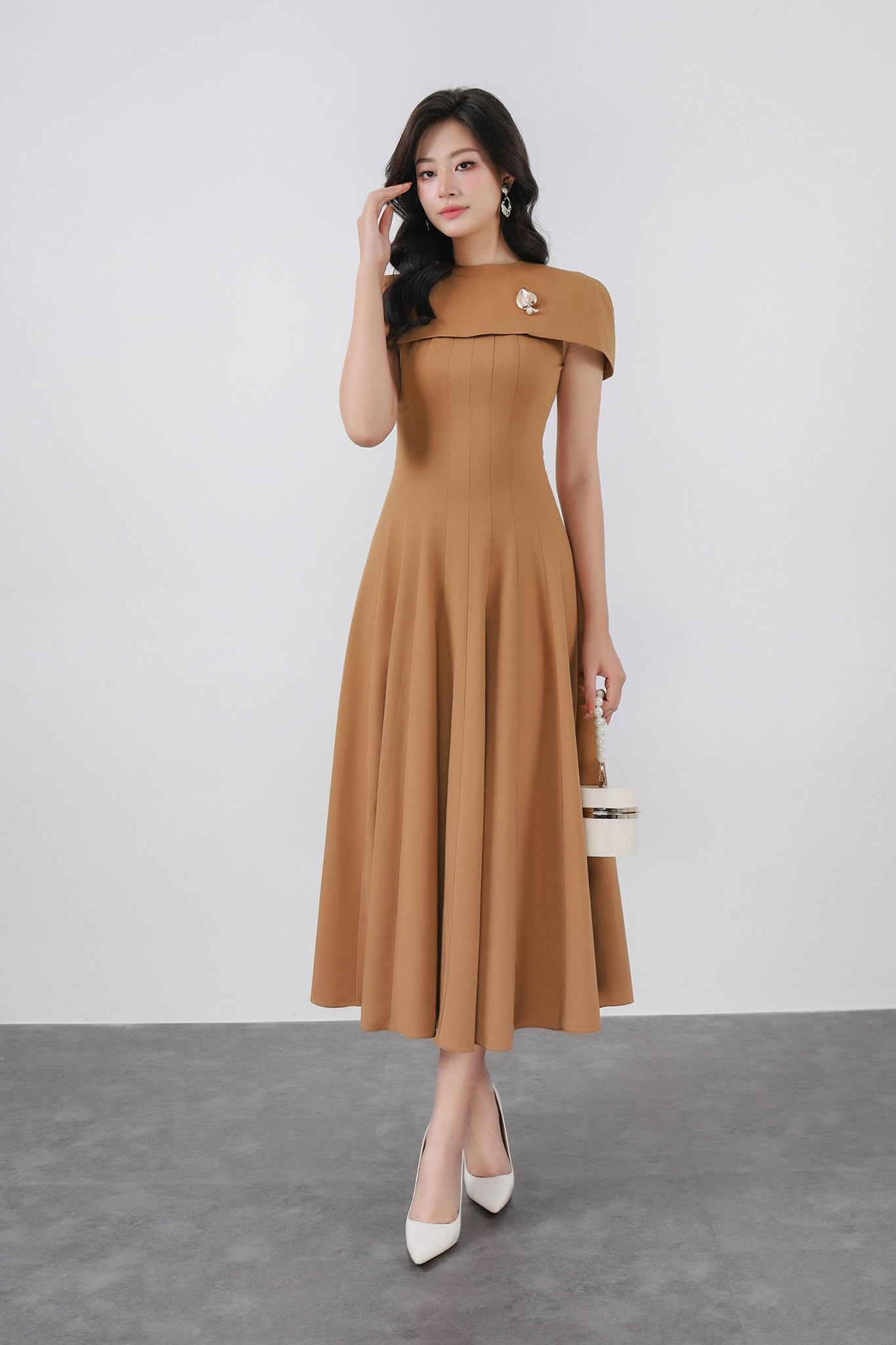 FDH9527 - Đầm dạ hội cao cấp vải kaki dáng ôm có áo choàng vai thân váy phối ly xoè tạo kiểu khoá thân sau kèm cài áo thời trang - PANTIO