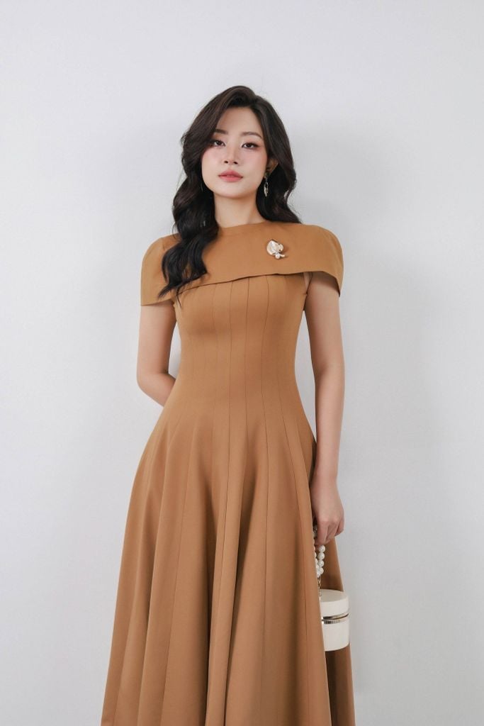FDH9527 - Đầm dạ hội cao cấp vải kaki dáng ôm có áo choàng vai thân váy phối ly xoè tạo kiểu khoá thân sau kèm cài áo thời trang - PANTIO