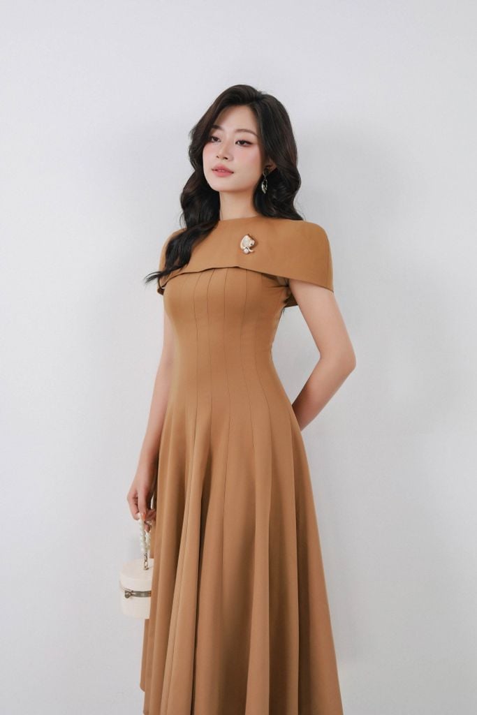 FDH9527 - Đầm dạ hội cao cấp vải kaki dáng ôm có áo choàng vai thân váy phối ly xoè tạo kiểu khoá thân sau kèm cài áo thời trang - PANTIO