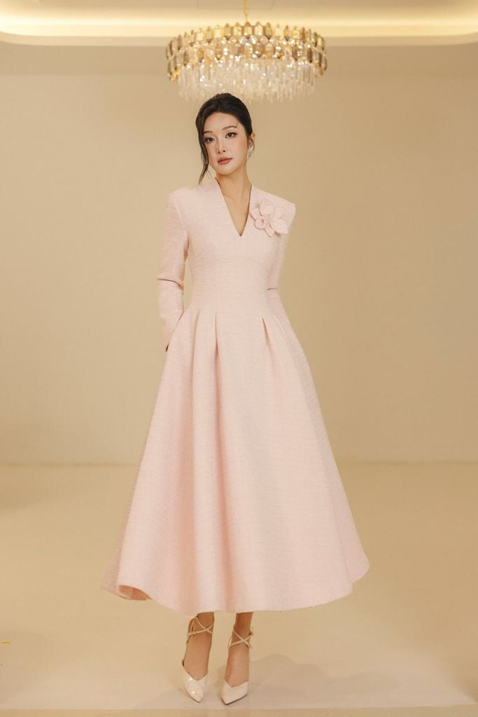 FDH9663 - Đầm dạ hội vải dạ cao cấp dáng xoè cổ xẻ V tay dài ngực áo đính hoa 3D thân váy xếp ly bung thời trang khoá thân sau - PANTIO