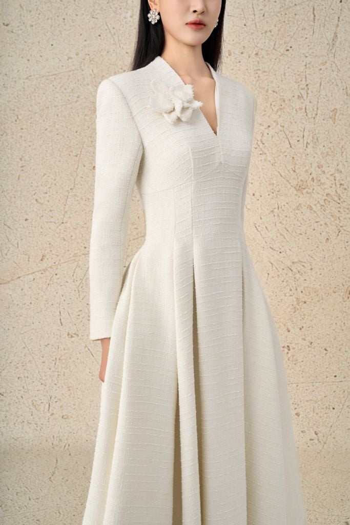 FDH9663 - Đầm dạ hội vải dạ cao cấp dáng xoè cổ xẻ V tay dài ngực áo đính hoa 3D thân váy xếp ly bung thời trang khoá thân sau - PANTIO