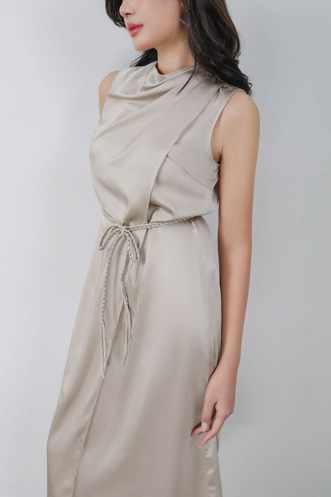 FDP13469 - Đầm dạo phố vải lụa satin dáng suông cổ kiểu xếp nhún eo phối dây thắt tạo kiểu - PANTIO