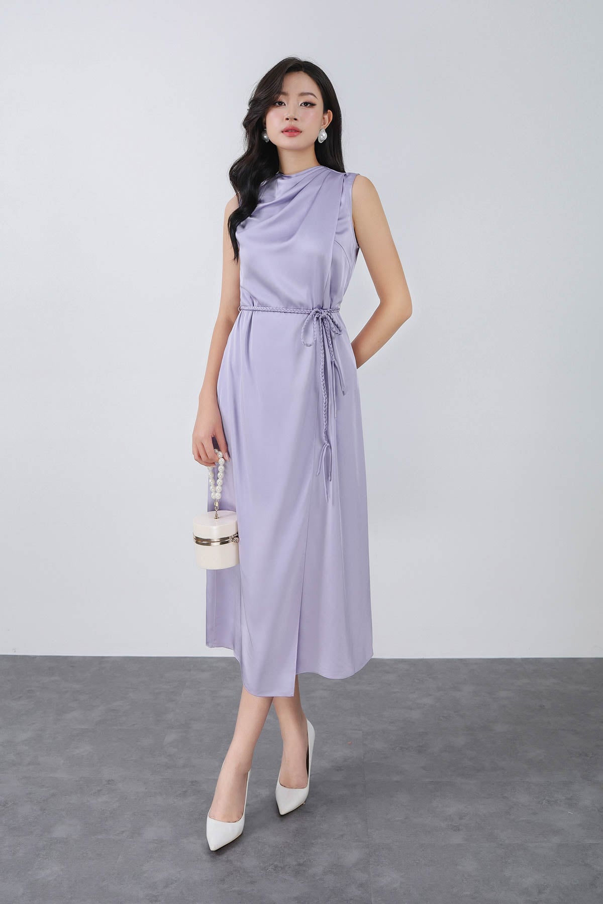 FDP13469 - Đầm dạo phố vải lụa satin dáng suông cổ kiểu xếp nhún eo phối dây thắt tạo kiểu - PANTIO