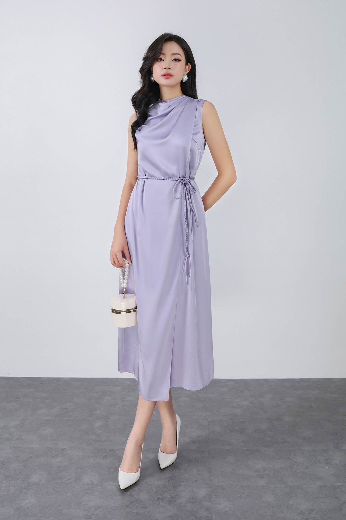 FDP13469 - Đầm dạo phố vải lụa satin dáng suông cổ kiểu xếp nhún eo phối dây thắt tạo kiểu - PANTIO