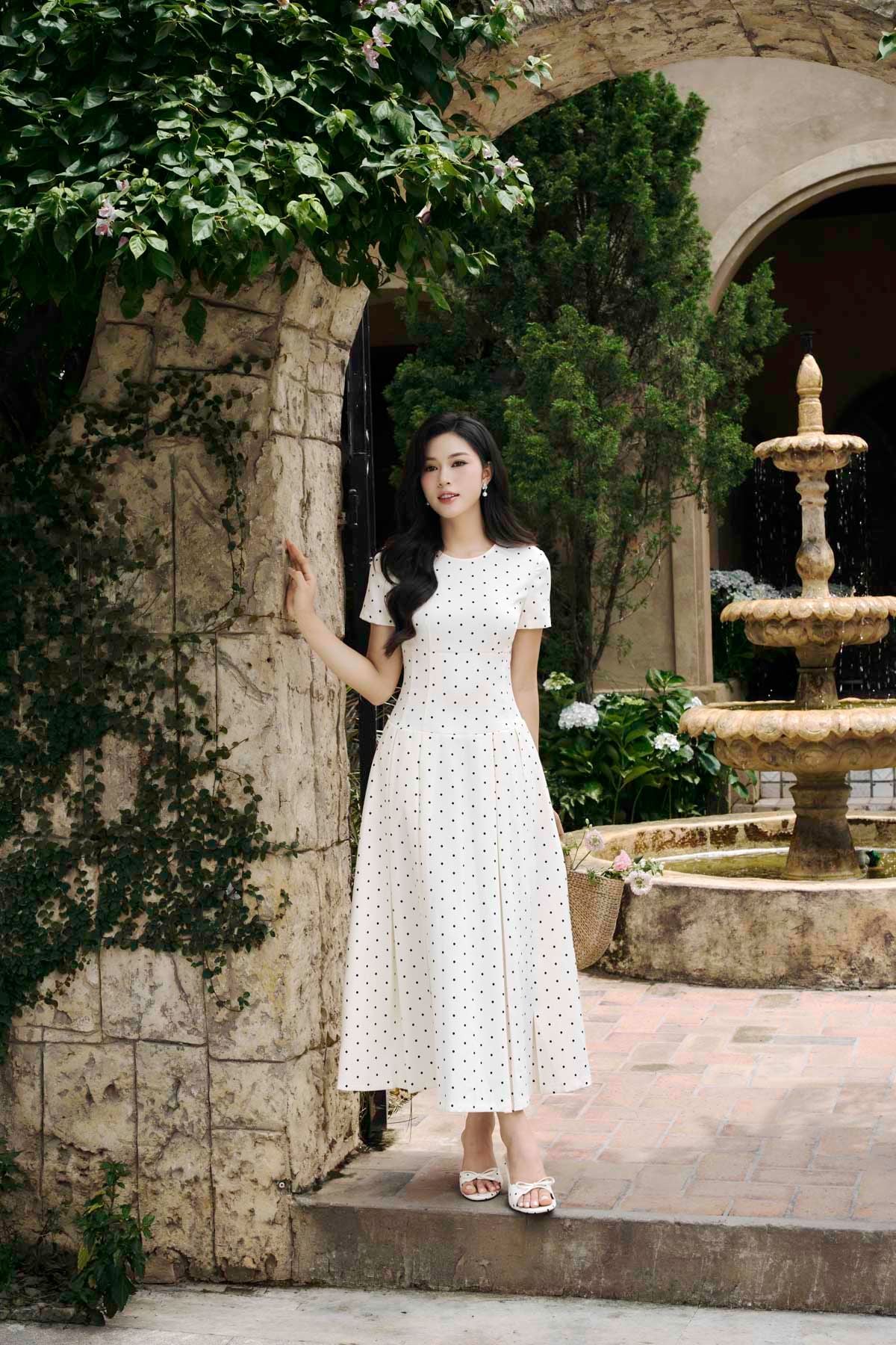 FDP13676 - Đầm dạo phố vải thô dáng chữ A cổ tròn tay cộc eo phối chun lưng ôm co giãn khoá thân sau - PANTIO