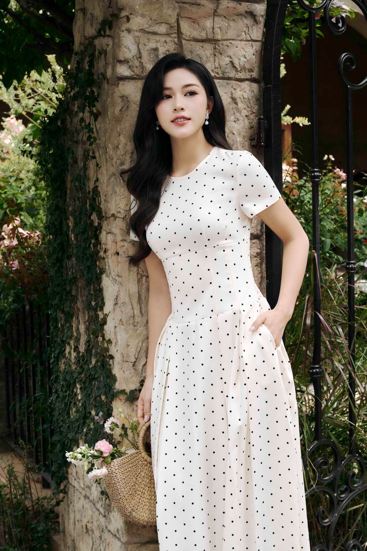 FDP13676 - Đầm dạo phố vải thô dáng chữ A cổ tròn tay cộc eo phối chun lưng ôm co giãn khoá thân sau - PANTIO