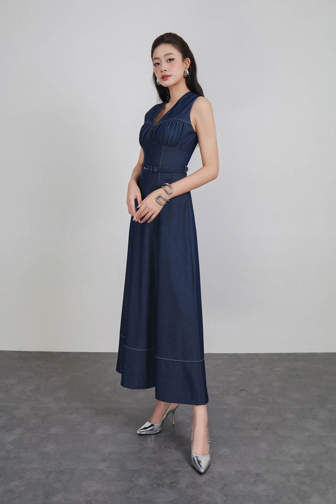 FDP33529 - Đầm dạo phố vải demin dáng ôm cổ xẻ V không tay ngực xếp nhún thân váy phối dây đai tạo kiểu khoá thân sau - PANTIO