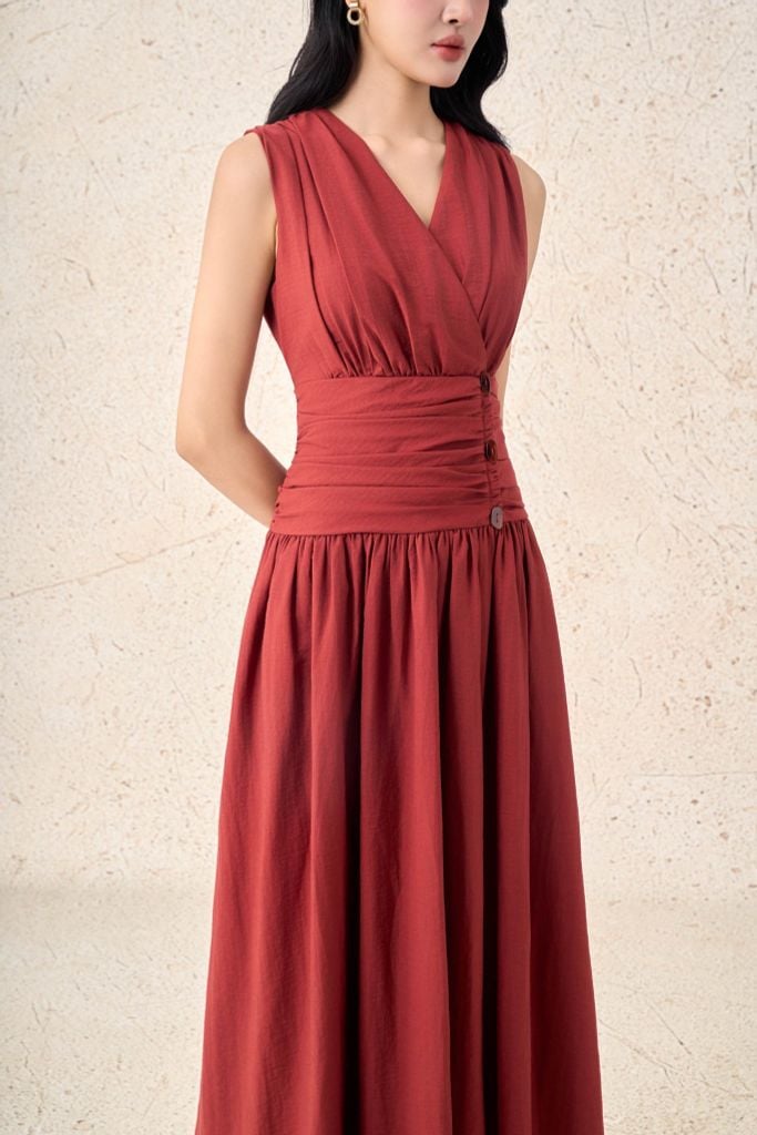 FDP33538 - Đầm dạo phố vải thô mỏng dáng xoè cổ xẻ V eo đáp cạp bản to đính khuy thời trang thân váy xếp nhún tạo kiểu - PANTIO