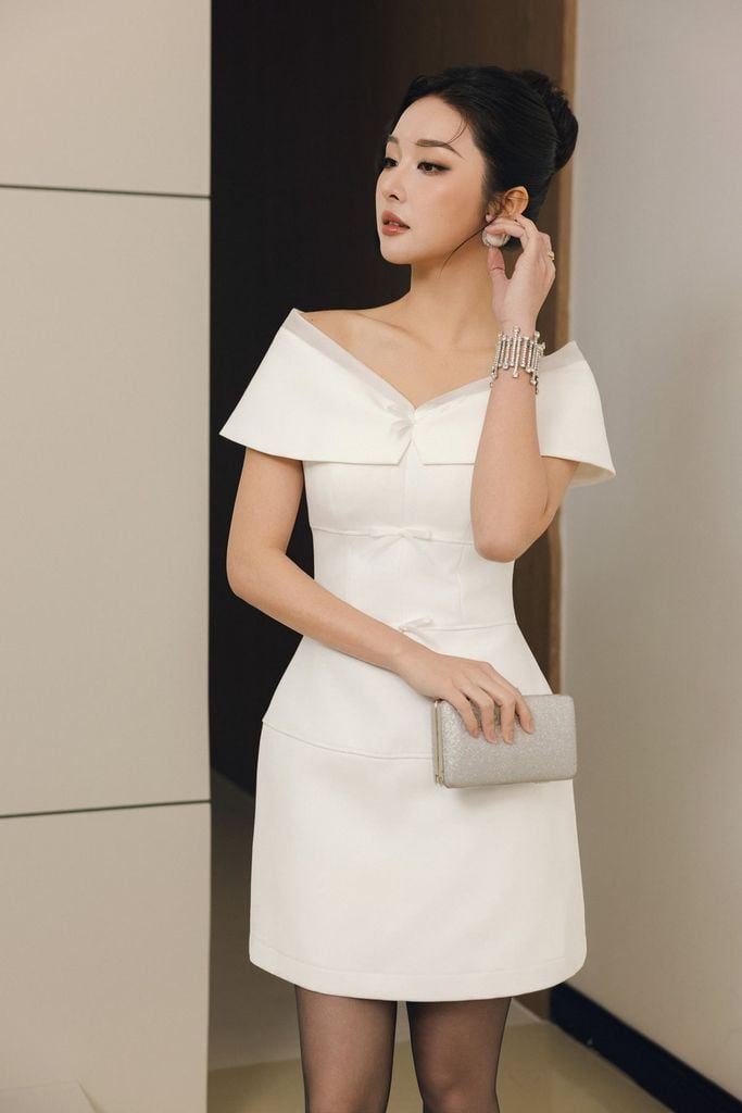 FDP33545 - Đầm dạo phố vải thô dày dáng chữ A ngắn trễ vai thân váy đính nơ tạo kiểu khoá thân sau - PANTIO