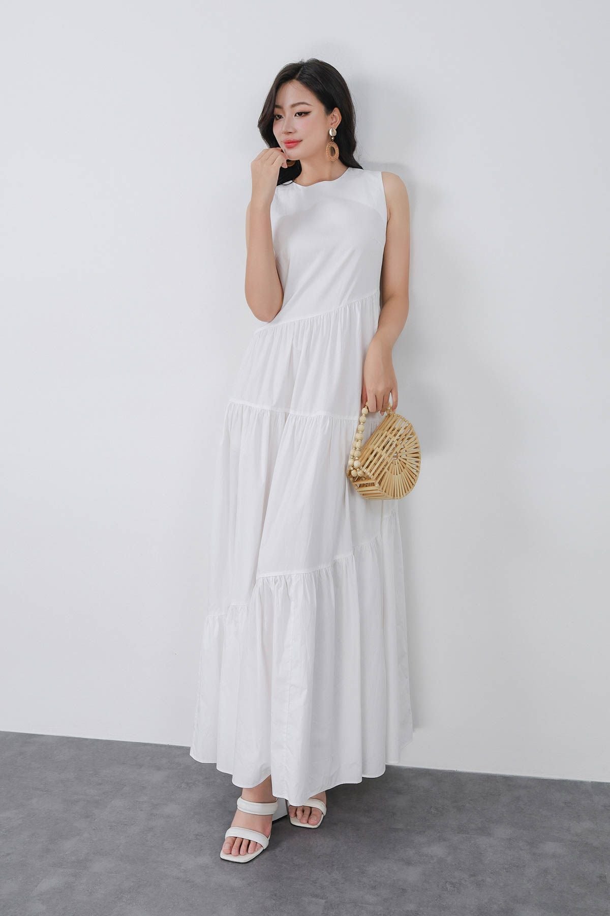 FDP33557 - Đầm dạo phố vải thô kate dáng suông cổ tròn không tay thân váy xếp nhún tầng lưng váy đan dây thời trang - PANTIO