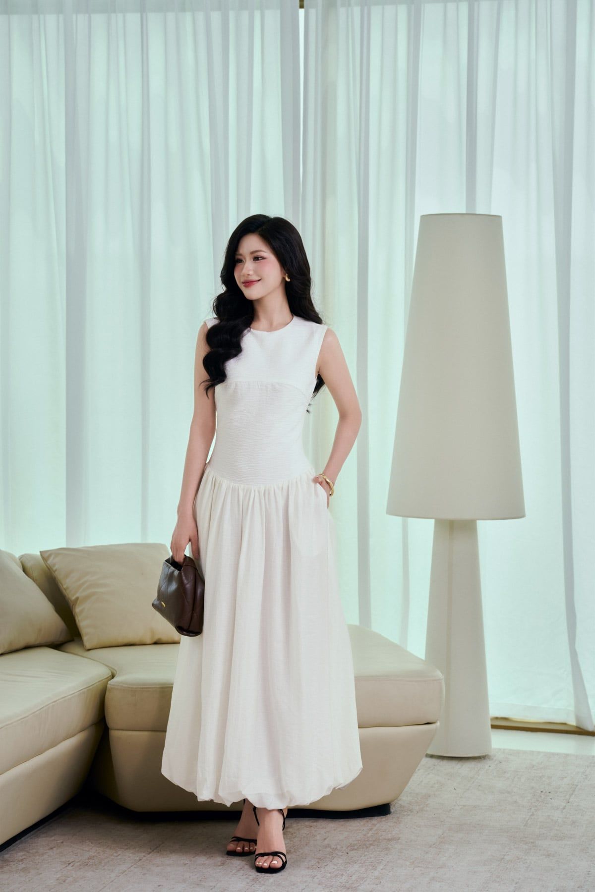 FDP33566 - Đầm dạo phố vải thô dáng xòe cổ tròn không tay thân váy xếp nhún tạo xoè khoá thân sau - PANTIO