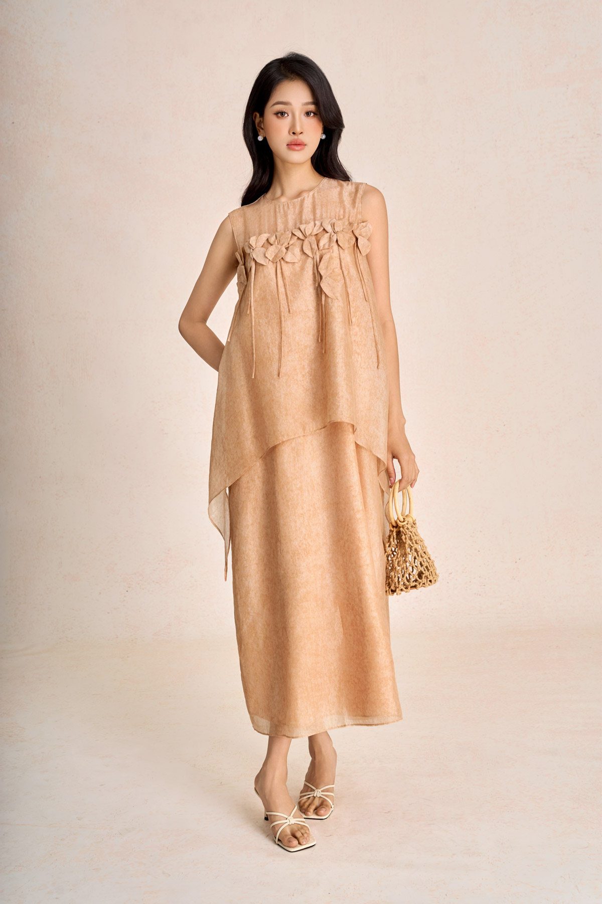 FDP33618 - Đầm dạo phố vải tơ dáng suông cổ tròn đính viền hoa tạo kiểu thân váy phối vạt cách điệu - PANTIO