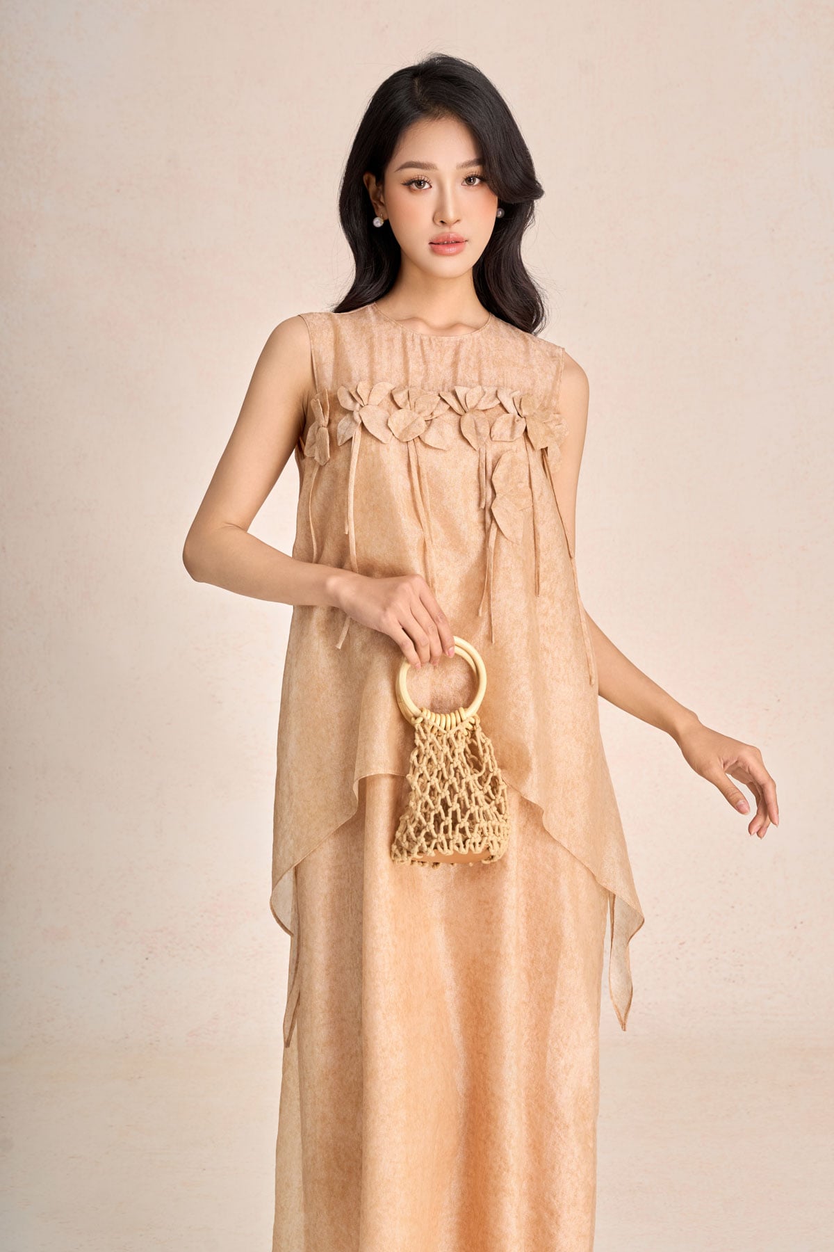 FDP33618 - Đầm dạo phố vải tơ dáng suông cổ tròn đính viền hoa tạo kiểu thân váy phối vạt cách điệu - PANTIO