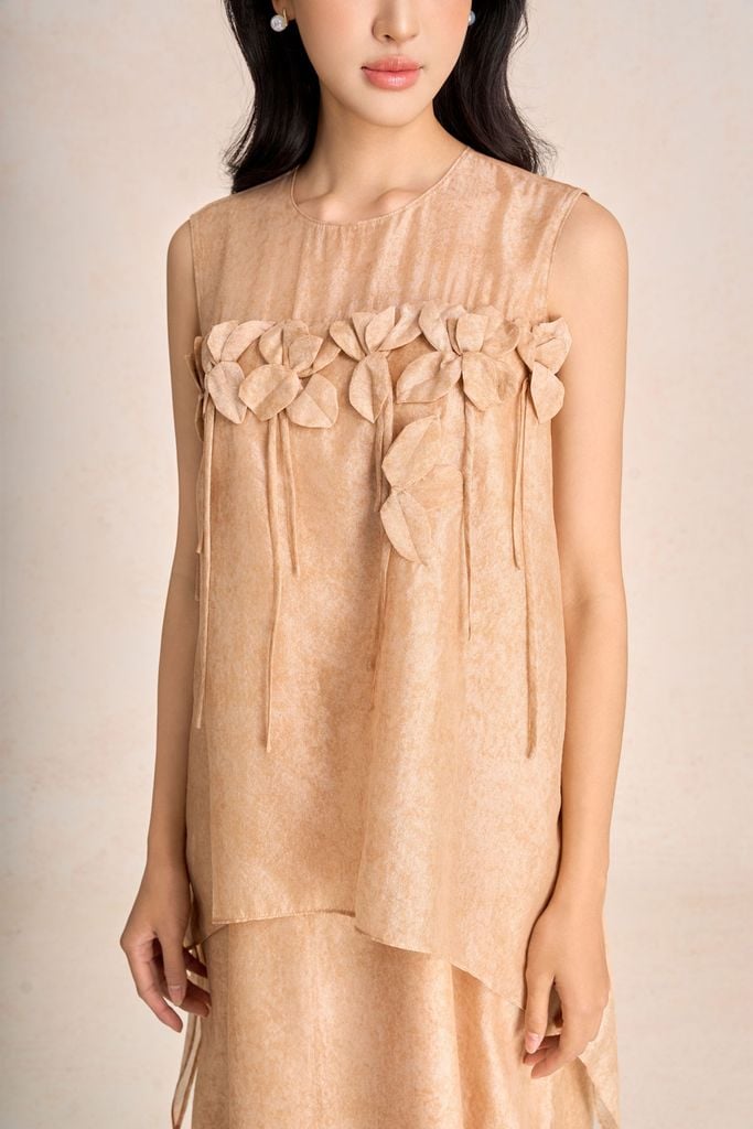 FDP33618 - Đầm dạo phố vải tơ dáng suông cổ tròn đính viền hoa tạo kiểu thân váy phối vạt cách điệu - PANTIO