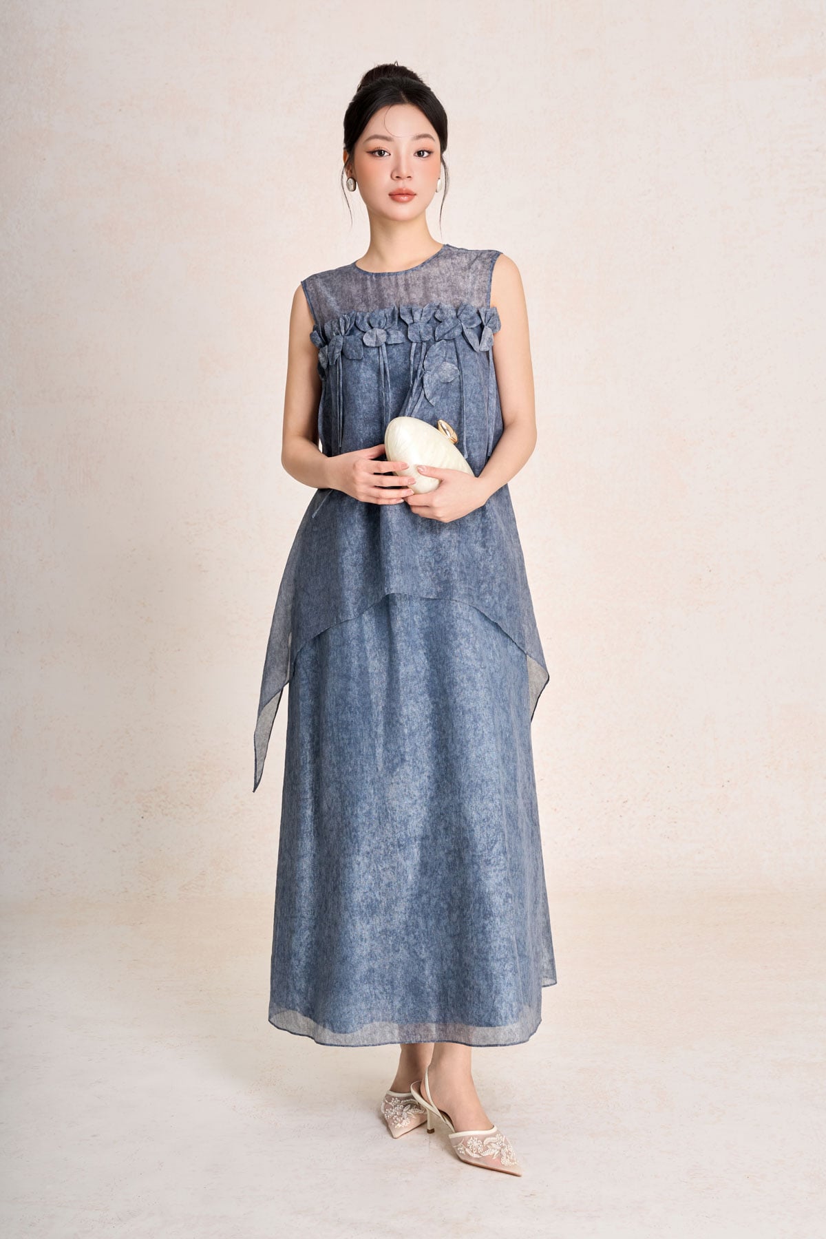 FDP33618 - Đầm dạo phố vải tơ dáng suông cổ tròn đính viền hoa tạo kiểu thân váy phối vạt cách điệu - PANTIO