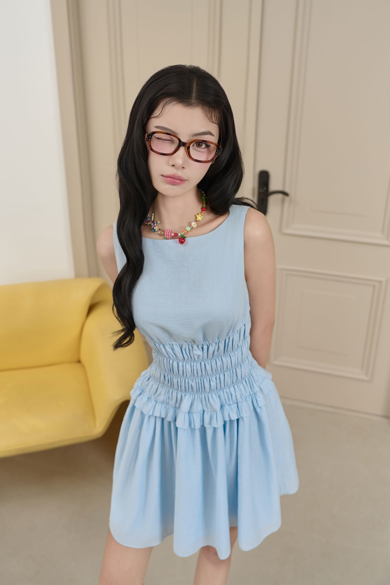 FDP33624 - Đầm dạo phố vải thô mỏng dáng ôm cổ tròn không tay eo bo chun tạo kiểu lưng phối vạt thắt nơ - JAN.