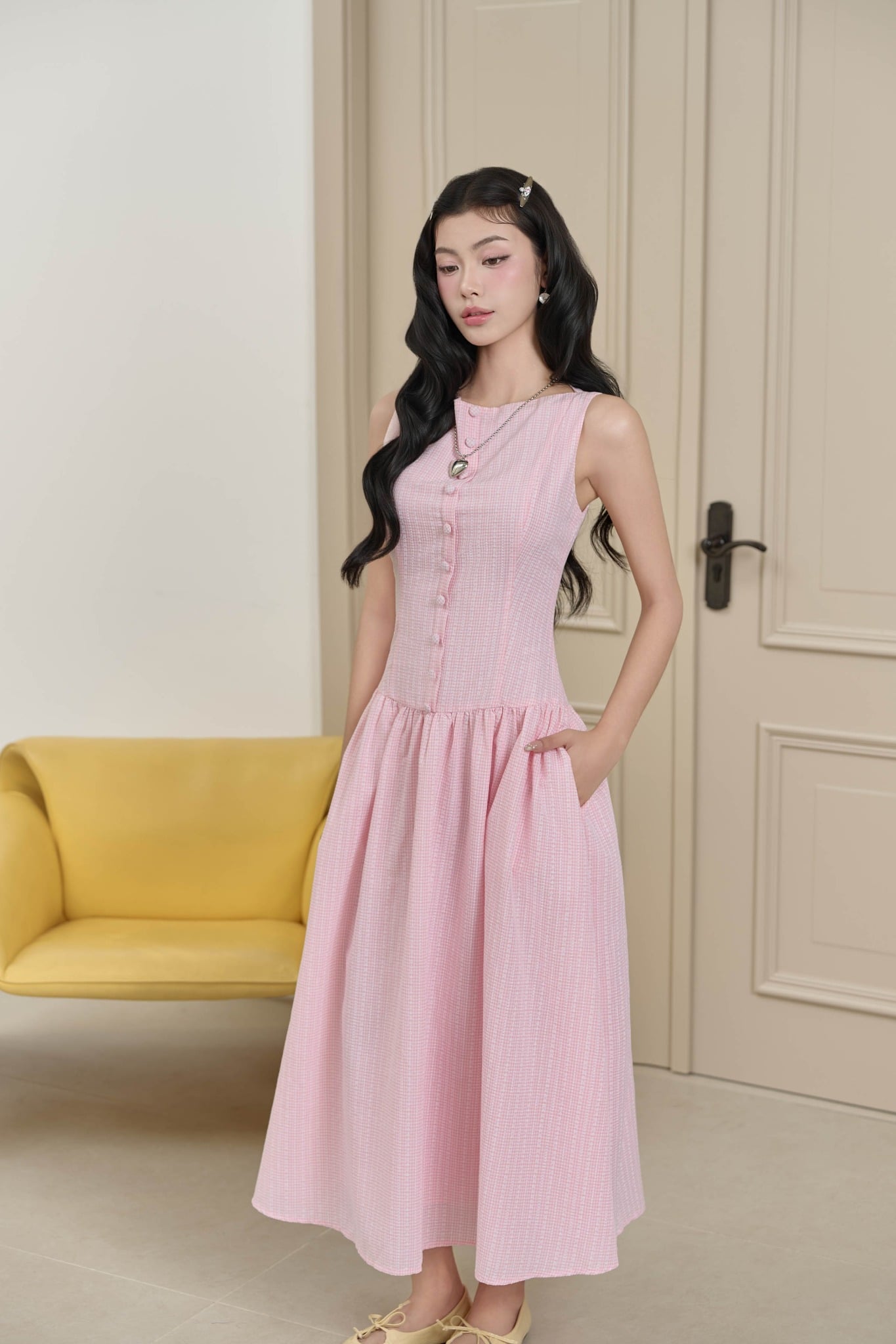 FDP33626 - Đầm dạo phố vải thô boi dáng xoè cổ tròn không tay thân váy đính khuy bọc tạo kiểu - JAN.