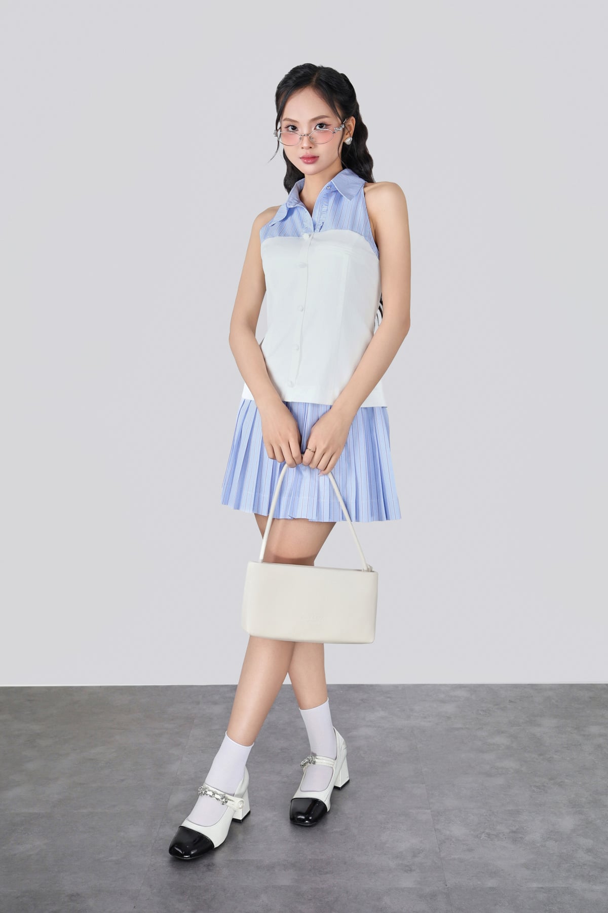 FDP33629 - Đầm dạo phố vải thô dáng suông cổ bẻ không tay gấu váy xếp ly tạo kiểu khoá thân sau - JAN.