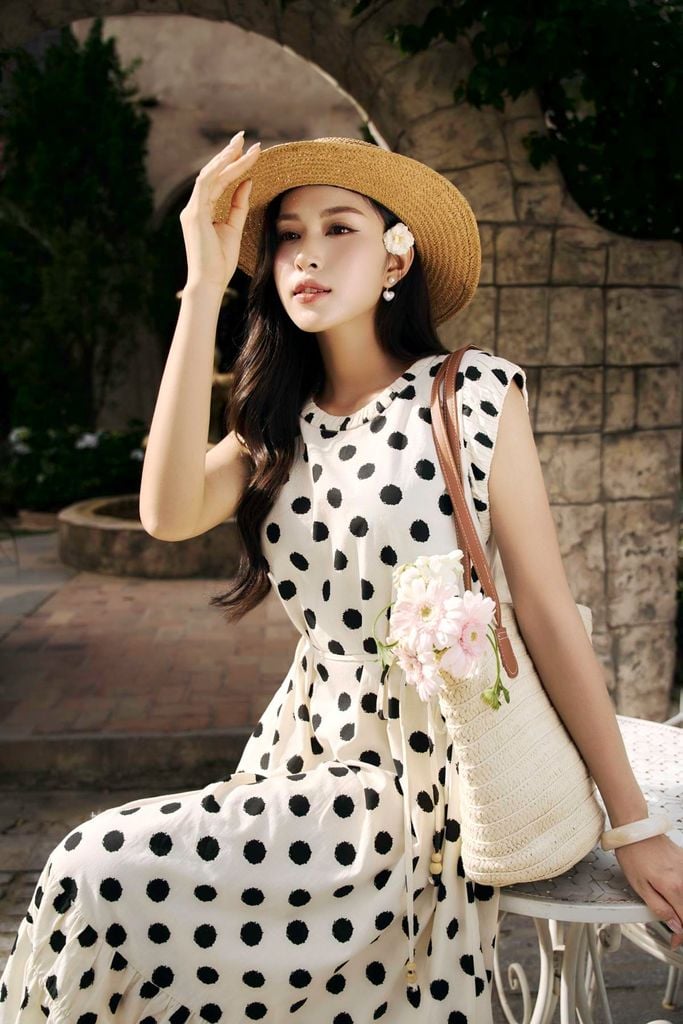 FDP33704 - Đầm dạo phố vải thô đũi dáng suông cổ tròn tay chờm hoạ tiết chấm bi thời trang - PANTIO