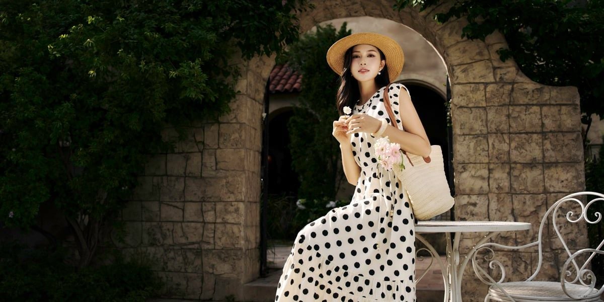 FDP33704 - Đầm dạo phố vải thô đũi dáng suông cổ tròn tay chờm hoạ tiết chấm bi thời trang - PANTIO