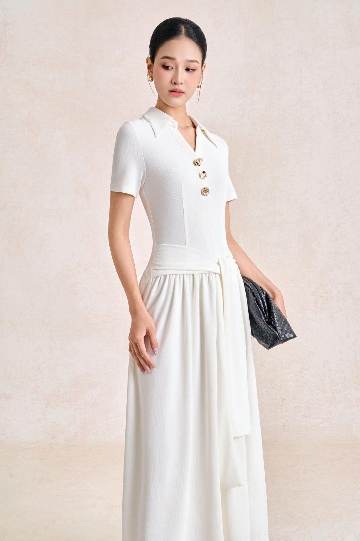 FDP33717 - Đầm dạo phố dệt kim dáng chữ A cổ bẻ tay cộc thân váy đính đá thời trang eo phối vạt thắt tạo kiểu - PANTIO