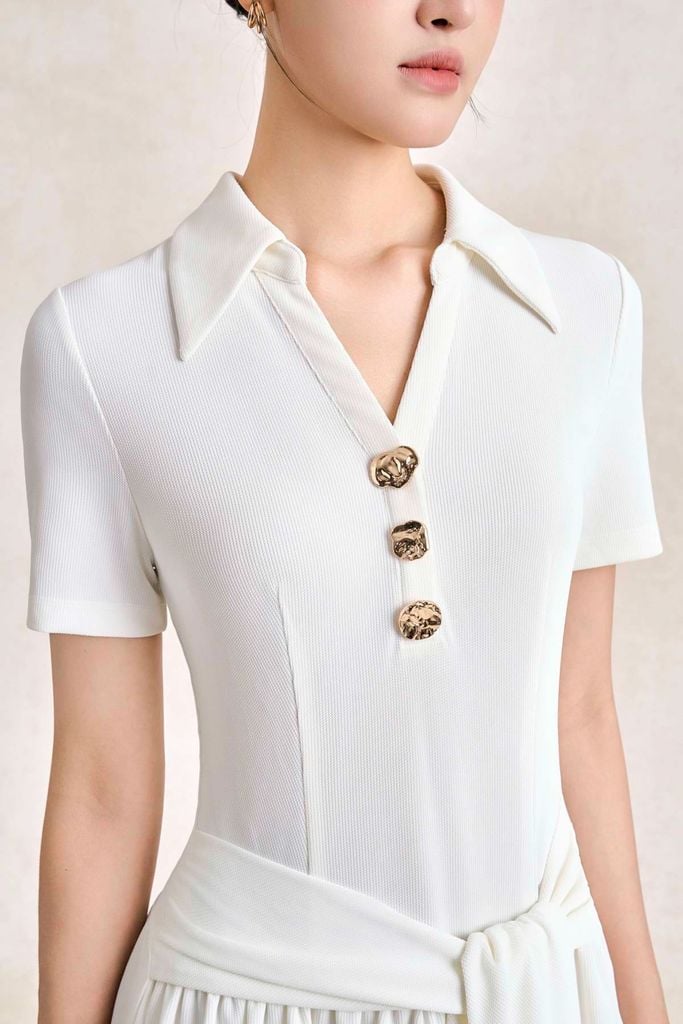 FDP33717 - Đầm dạo phố dệt kim dáng chữ A cổ bẻ tay cộc thân váy đính đá thời trang eo phối vạt thắt tạo kiểu - PANTIO
