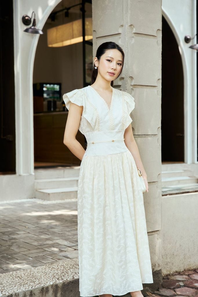 FDP33736 - Đầm dạo phố vải tơ hoa dáng chữ A cổ xẻ V tay cánh tiên eo váy đáp cạp bản to phối dây tạo kiểu khoá thân sau - PANTIO