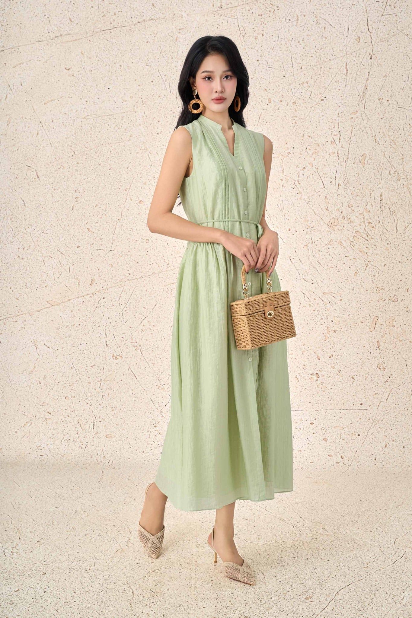 FDP33741 - Đầm dạo phố vải thô lụa dáng xoè cổ xẻ V không tay chiết eo tạo kiểu - PANTIO