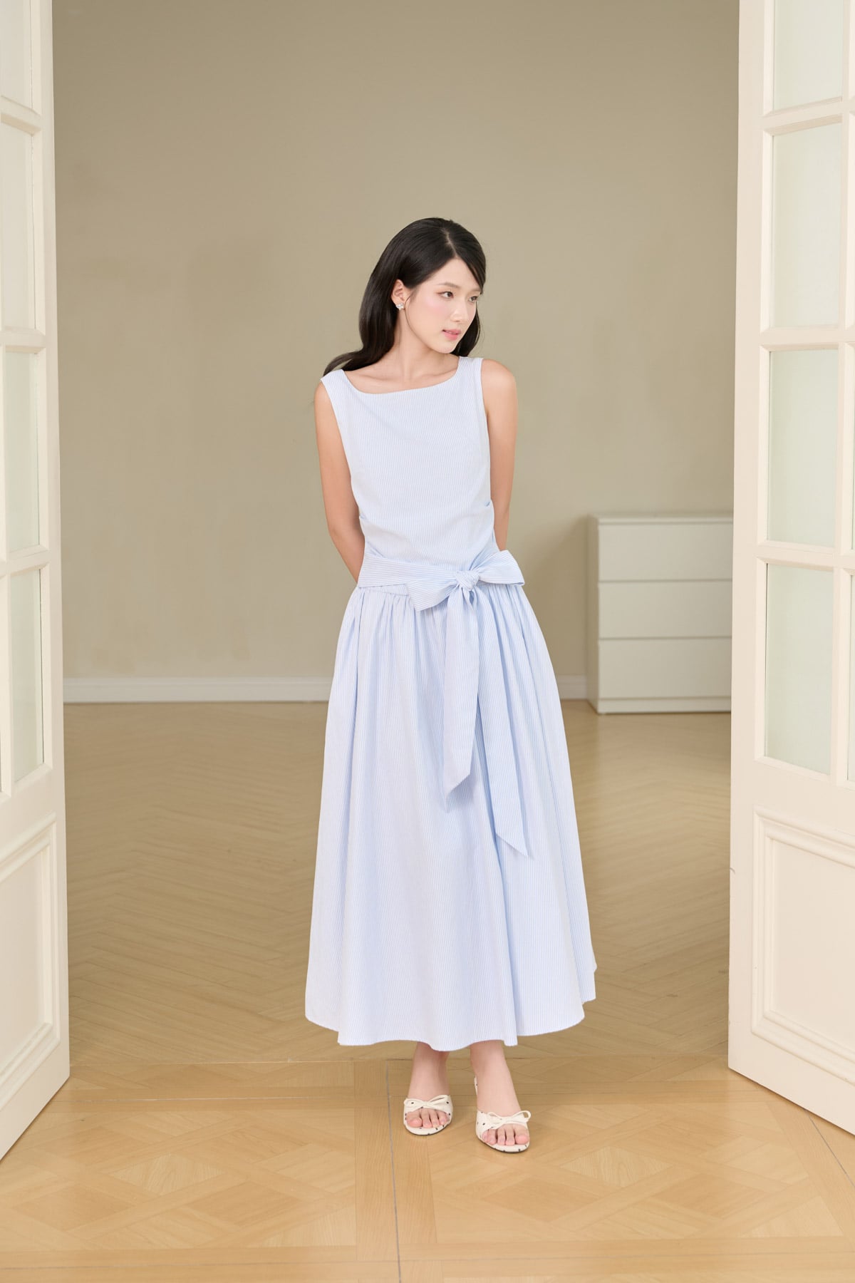 FDP33760 - Đầm dạo phố vải thô kẻ dáng chữ A cổ vuông thân váy phối vạt thắt tạo kiểu khoá thân sau - JAN.