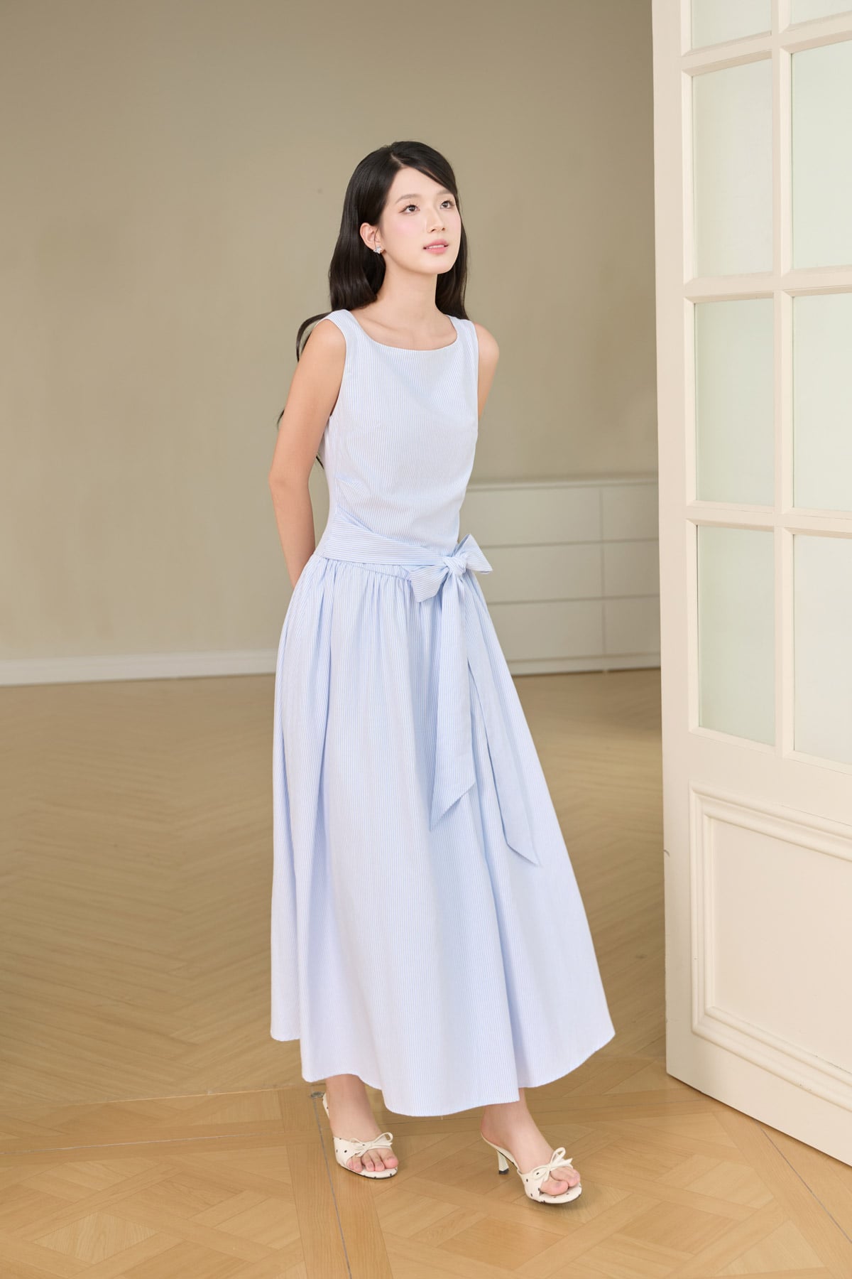 FDP33760 - Đầm dạo phố vải thô kẻ dáng chữ A cổ vuông thân váy phối vạt thắt tạo kiểu khoá thân sau - JAN.