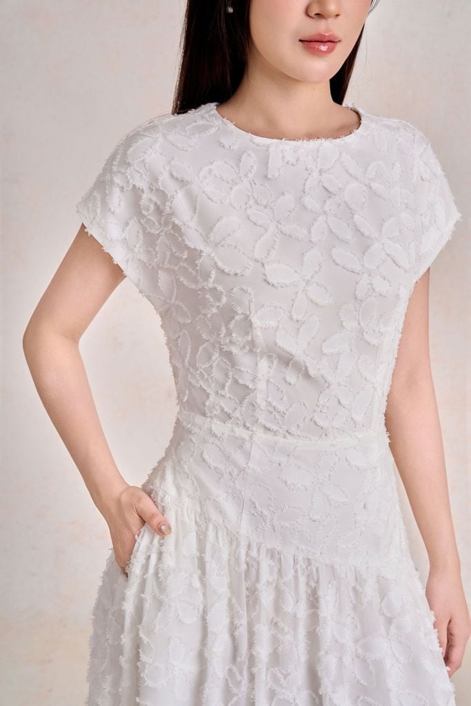 FDP33773 - Đầm dạo phố vải voan ép dáng chữ A cổ tròn tay cộc eo đáp cạp bản to thời trang khoá thân sau - PANTIO