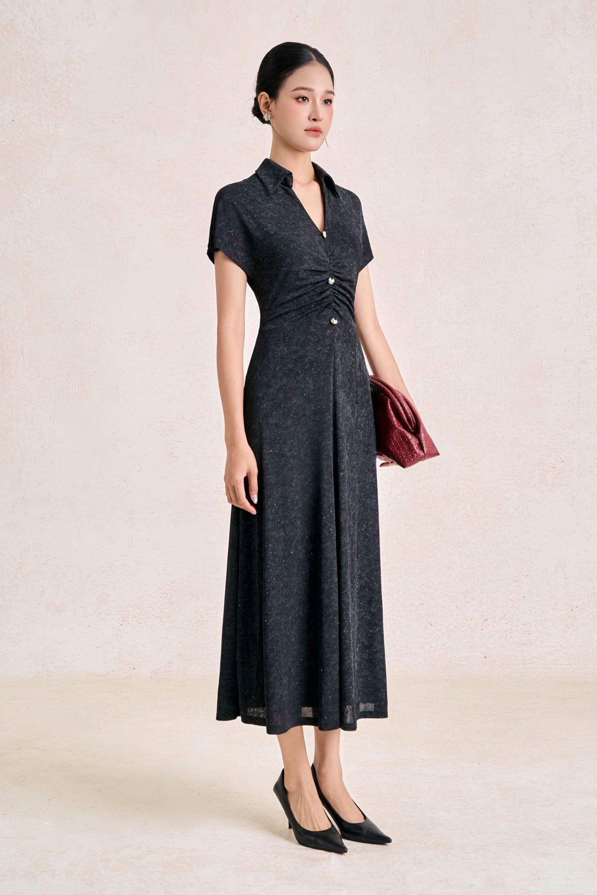 FDP33775 - Đầm dạo phố vải len dáng ôm cổ bẻ xẻ V tay cộc thân váy phối khuy tạo kiểu - PANTIO