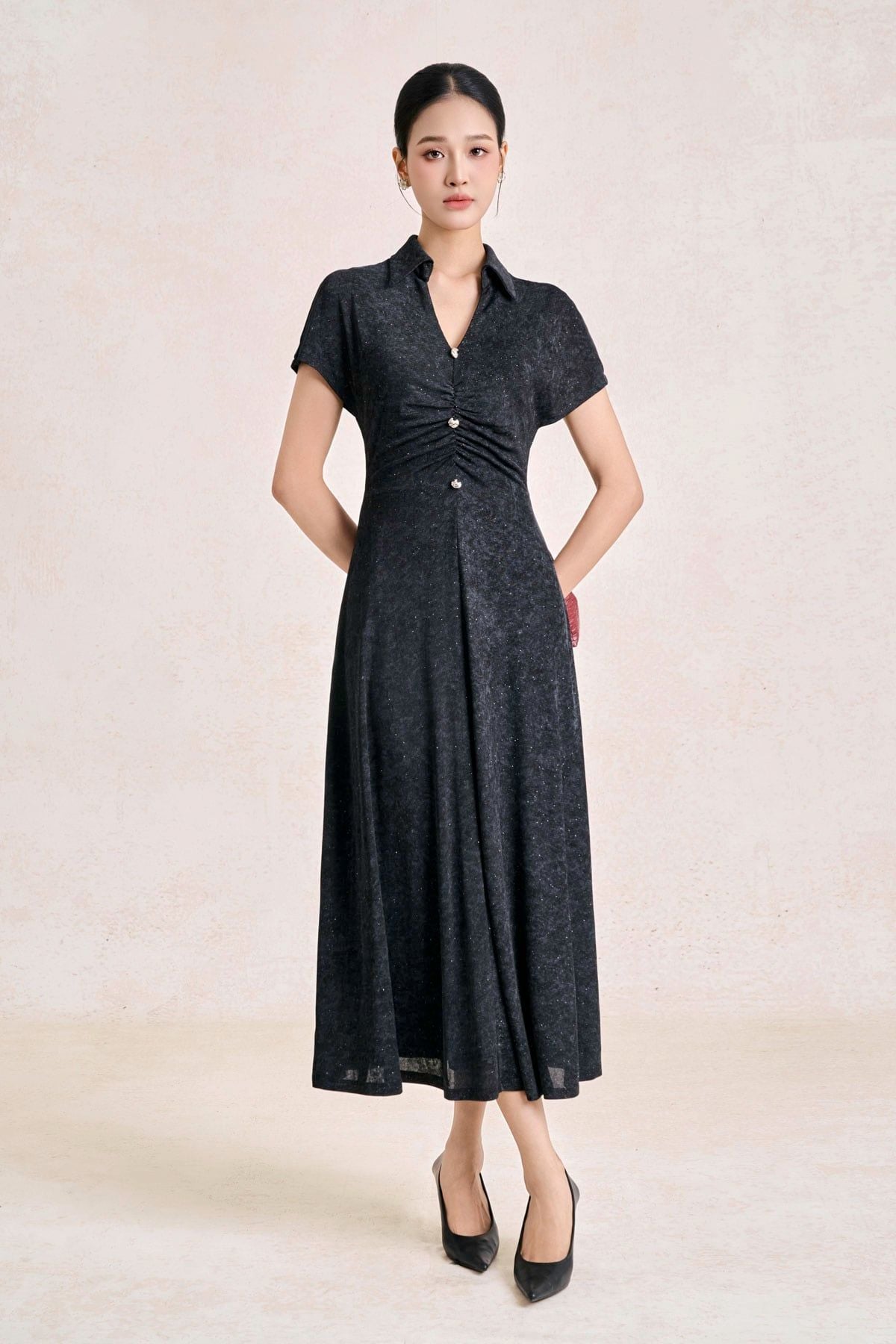 FDP33775 - Đầm dạo phố vải len dáng ôm cổ bẻ xẻ V tay cộc thân váy phối khuy tạo kiểu - PANTIO