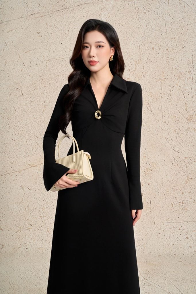 FDP73587 - Đầm dạo phố vải cotton dáng ôm cổ bẻ xẻ V ngực xoắn đính khuy tạo kiểu tay dài khoá thân sau - PANTIO