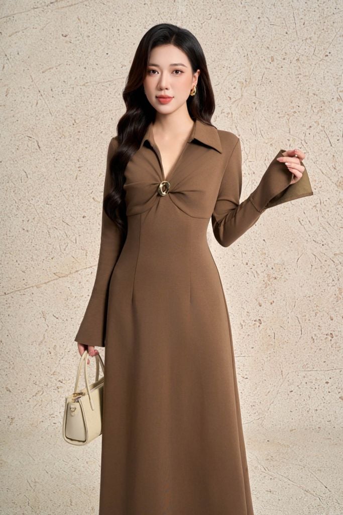 FDP73587 - Đầm dạo phố vải cotton dáng ôm cổ bẻ xẻ V ngực xoắn đính khuy tạo kiểu tay dài khoá thân sau - PANTIO