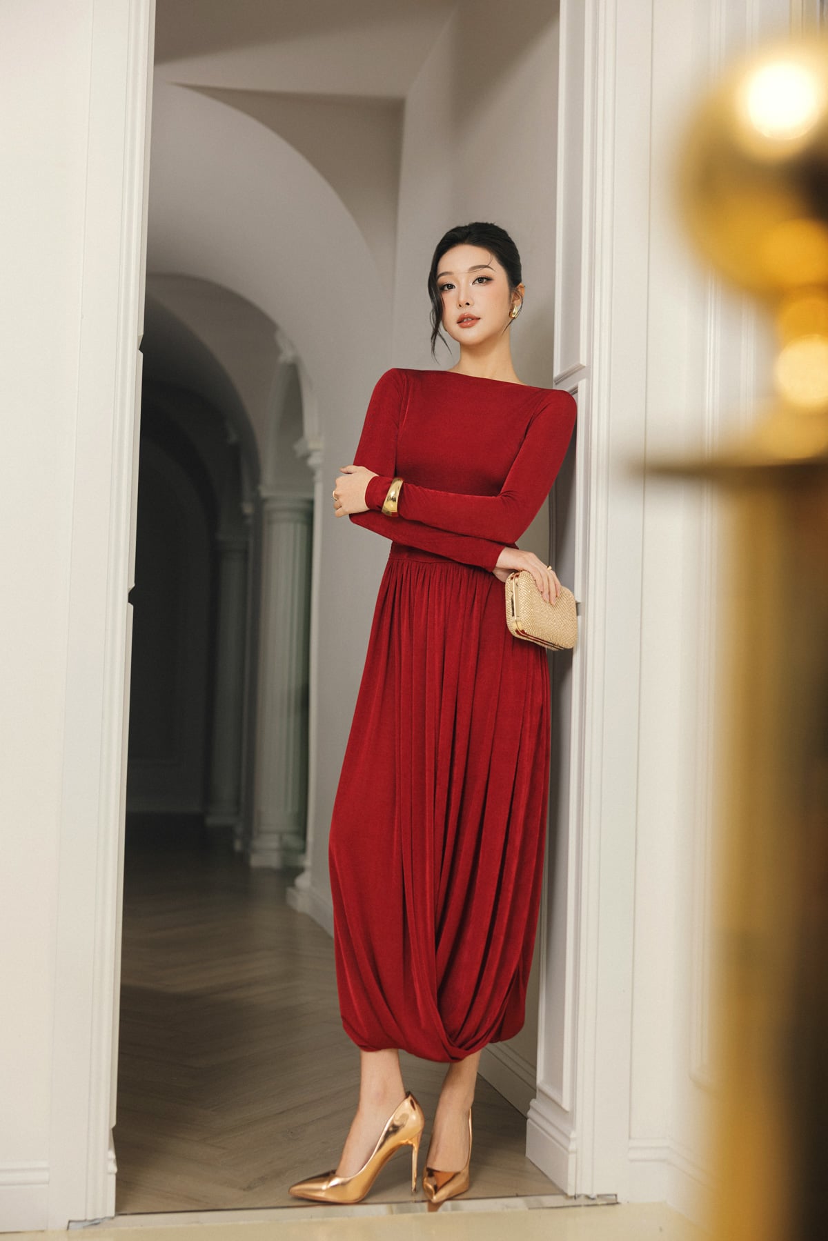 FDP73593 - Đầm dạo phố vải len dáng ôm cổ tròn tay dài thân váy xếp ly nhún cách điệu thời trang - PANTIO