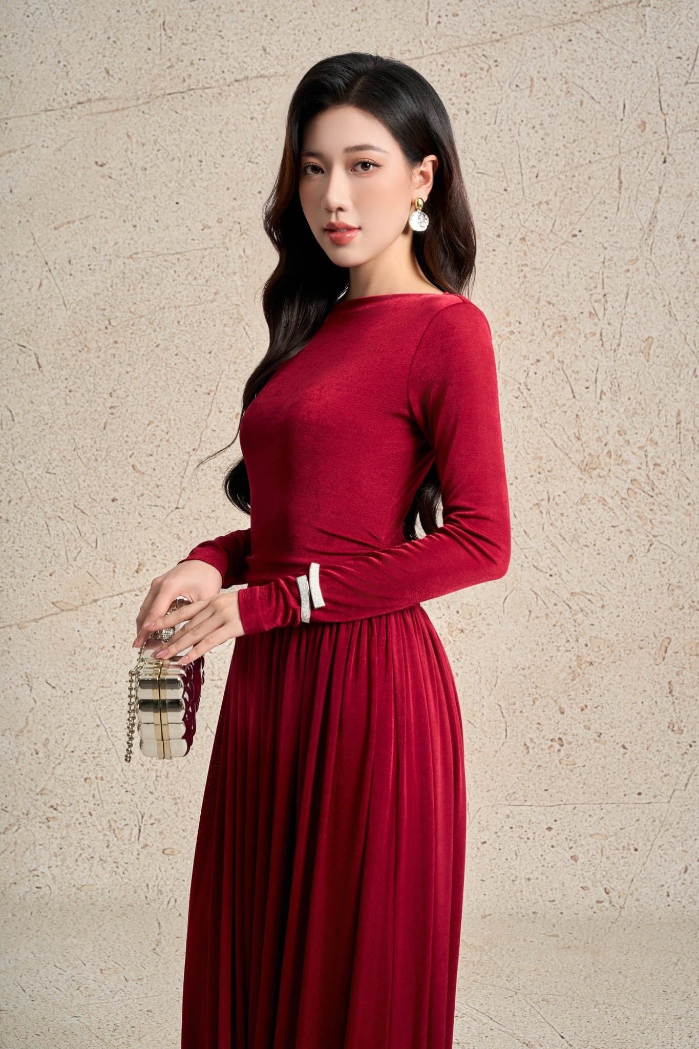 FDP73593 - Đầm dạo phố vải len dáng ôm cổ tròn tay dài thân váy xếp ly nhún cách điệu thời trang - PANTIO