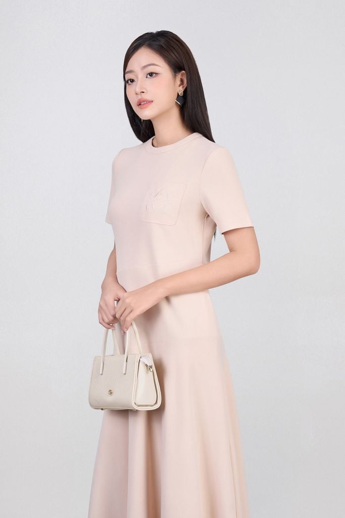 FDP73609 - Đầm dạo phố vải cotton dáng suông cổ tròn tay ngắn thân váy xếp nhún tạo ly thời trang khoá thân sau - PANTIO