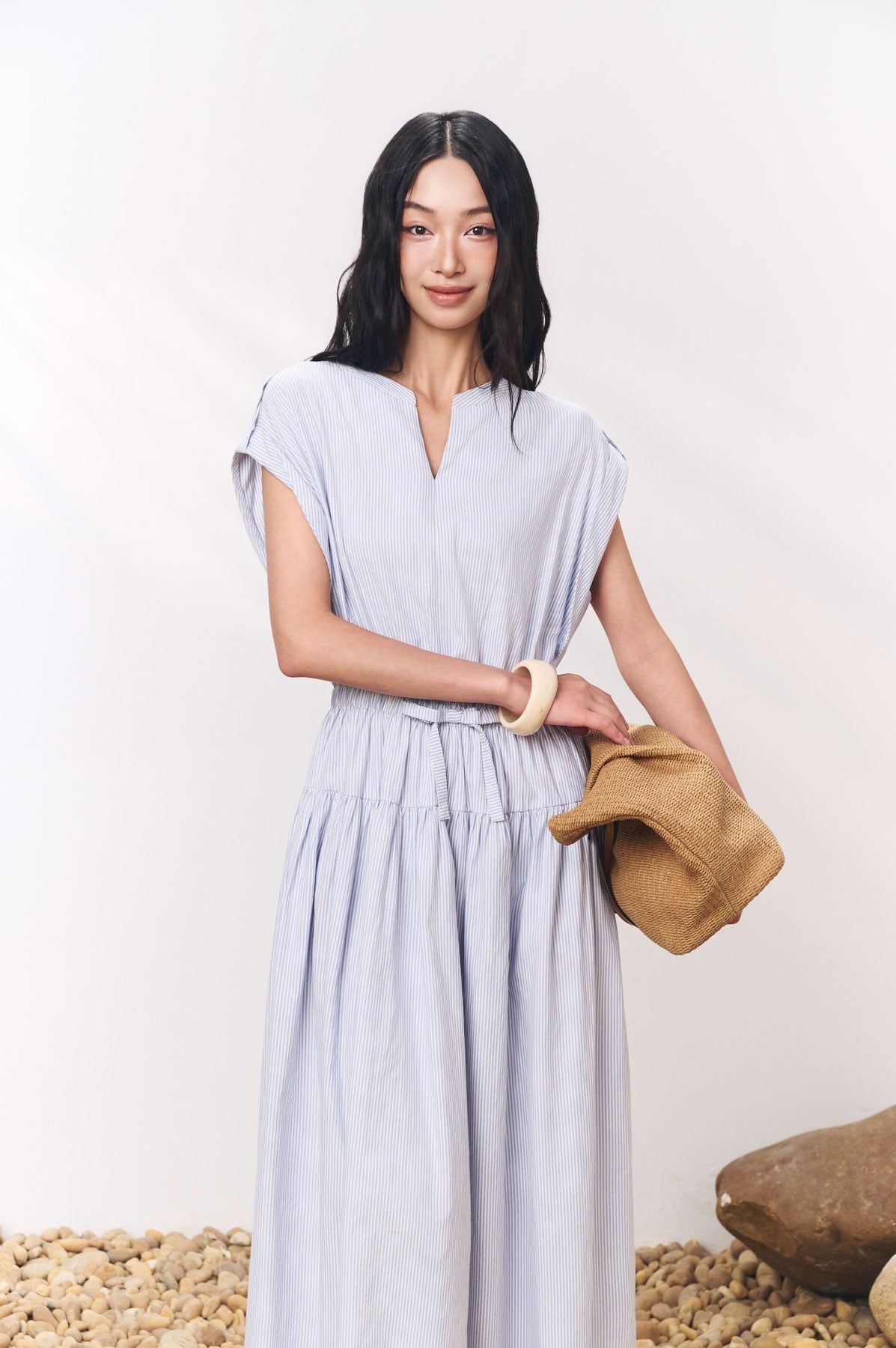 FDP73611 - Đầm dạo phố vải thô kẻ dáng chữ A cổ tròn xẻ V tay chờm thân váy bo chun ôm tạo kiểu - PANTIO