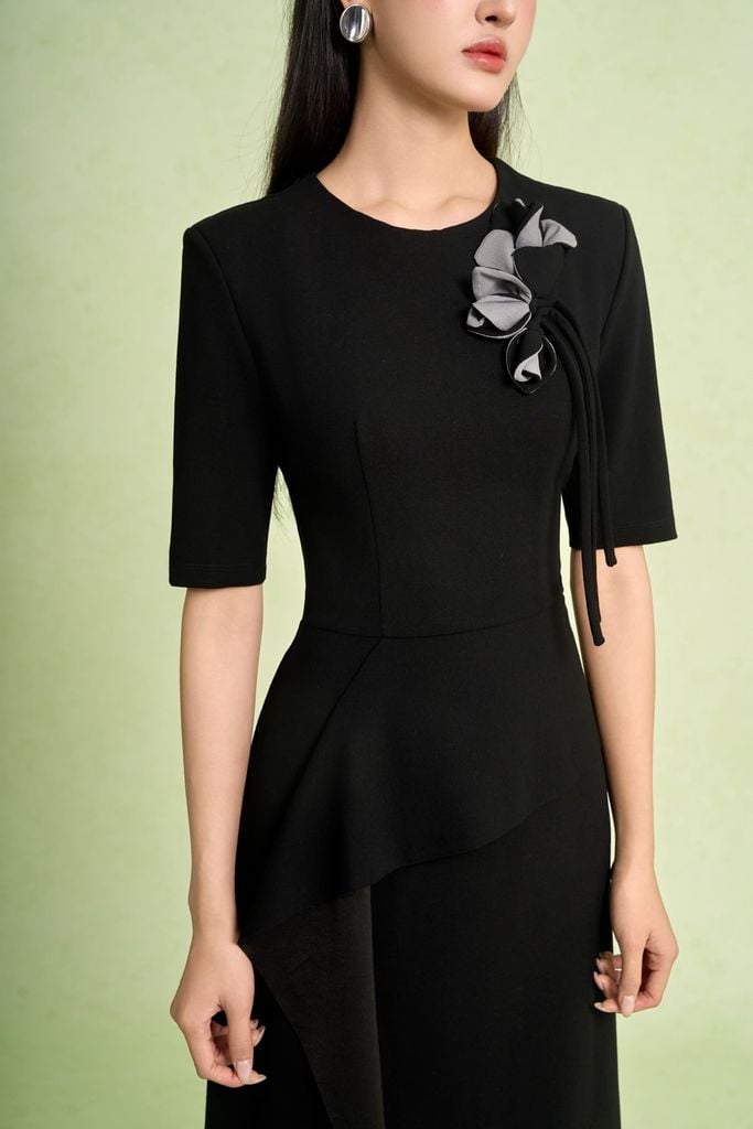 FDP73649 - Đầm dạo phố vải cotton dáng chữ A cổ tròn tay lửng ngực áo đính hoa 3D thời trang eo phối vạt tạo kiểu khoá thân sau - PANTIO