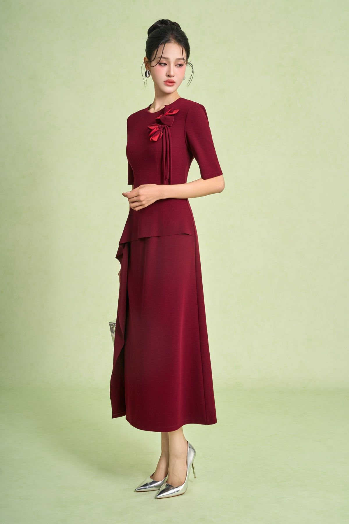 FDP73649 - Đầm dạo phố vải cotton dáng chữ A cổ tròn tay lửng ngực áo đính hoa 3D thời trang eo phối vạt tạo kiểu khoá thân sau - PANTIO