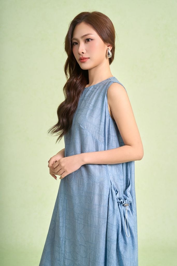 FDP73669 - Đầm dạo phố vải thô mỏng dáng suông cổ tròn thân váy có túi tạo kiểu - PANTIO