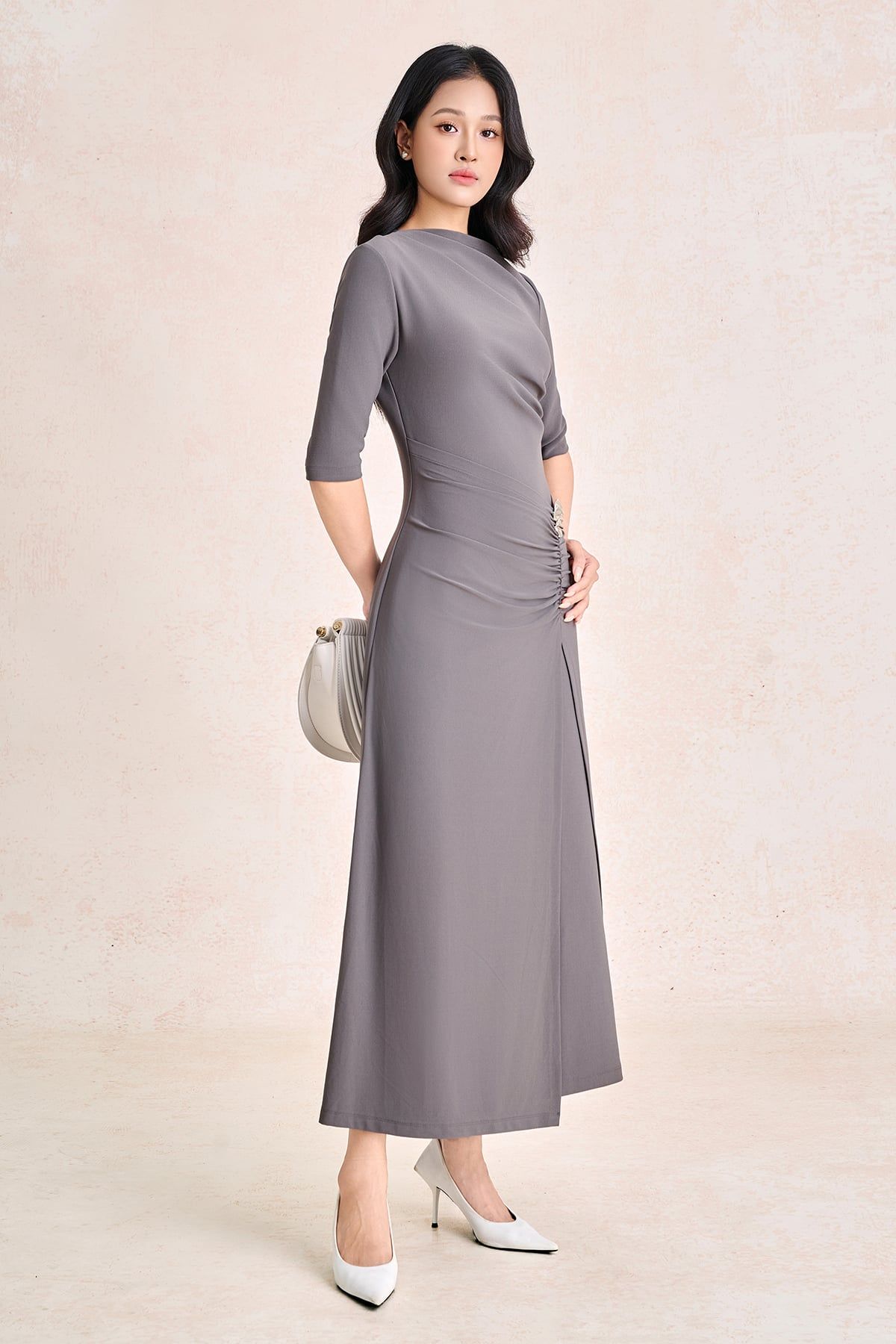 FDP73802 - Đầm dạo phố vải cotton dáng chữ A cổ lệch tay lưgr thân váy phối nhún kèm phụ kiện kim loại tạo kiểu khoá thân sau - PANTIO