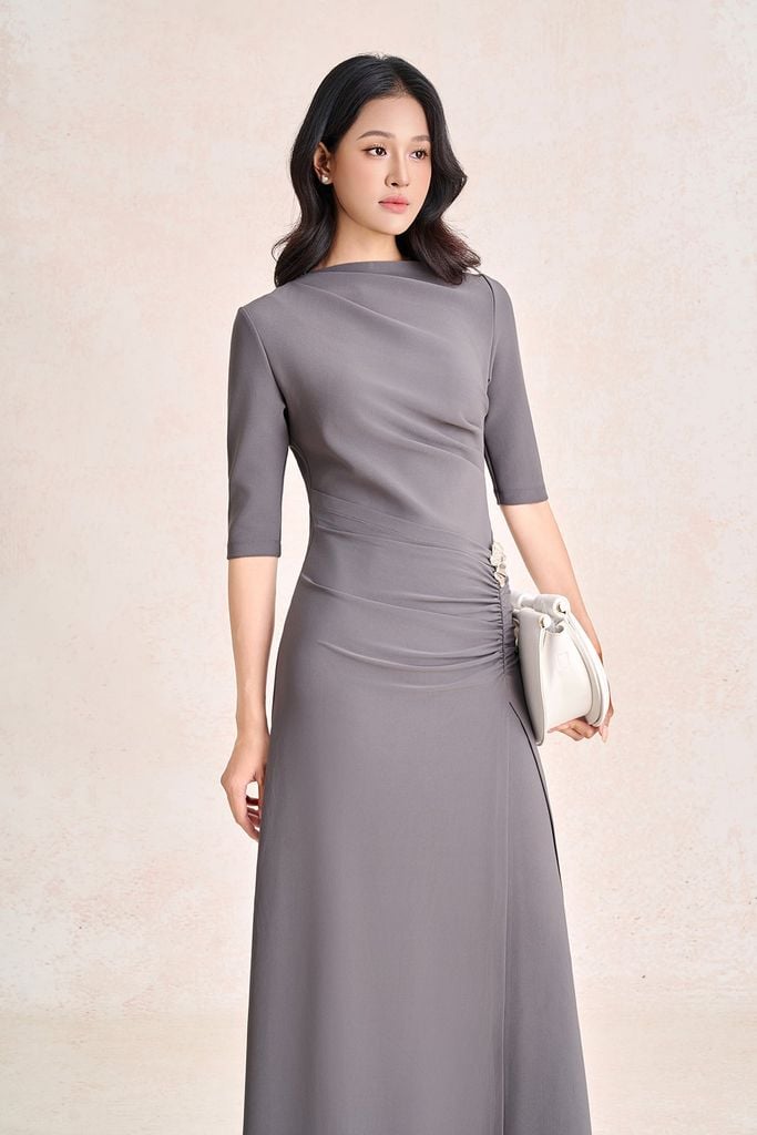 FDP73802 - Đầm dạo phố vải cotton dáng chữ A cổ lệch tay lưgr thân váy phối nhún kèm phụ kiện kim loại tạo kiểu khoá thân sau - PANTIO