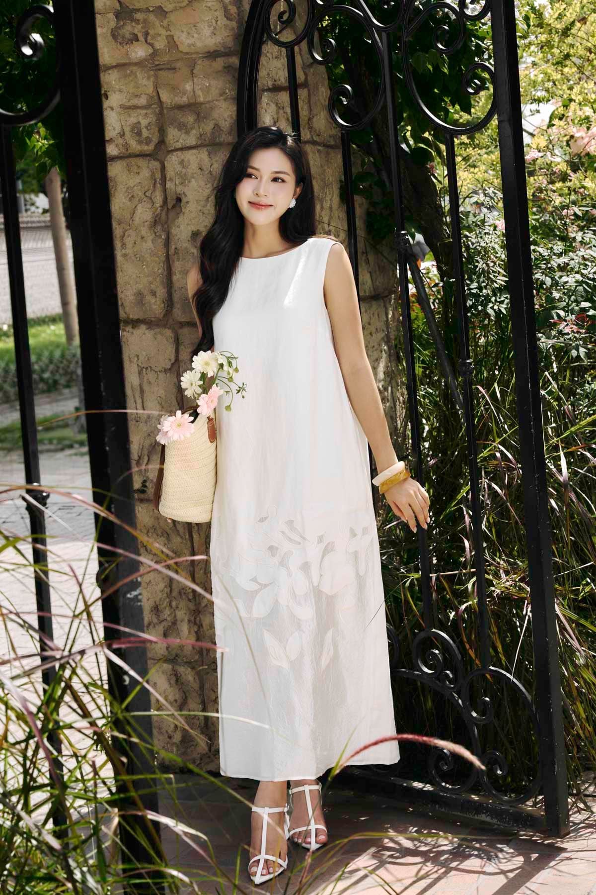 FDP75656 - Đầm dạo phố vải thô đũi dáng suông cổ tròn gấu váy hoạ tiết hoa nỏi thời trang - PANTIO