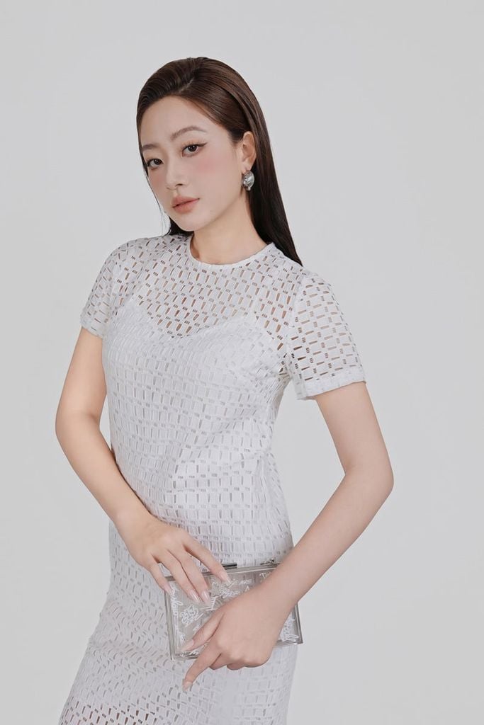 FDP93452 - Đầm dạo phố vải ren mỏng kèm váy lót hai dây dáng suông váy xẻ tà bên hông tạo kiểu - PANTIO