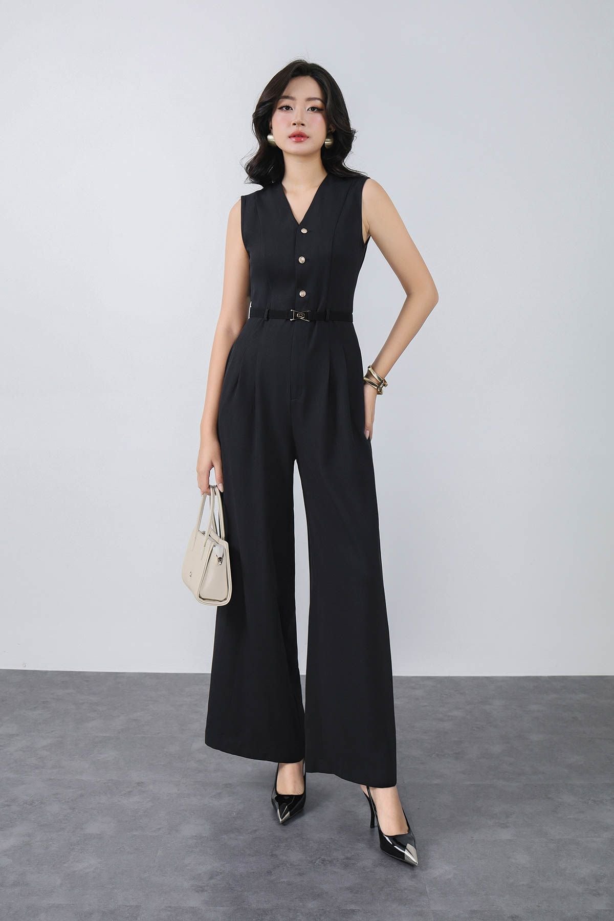 FJS3191 - Jumpsuit công sở vải thô dáng ôm cổ xẻ V không tay eo phối dây lưng co giãn tạo kiểu quần ống đứng khoá thân sau - PANTIO