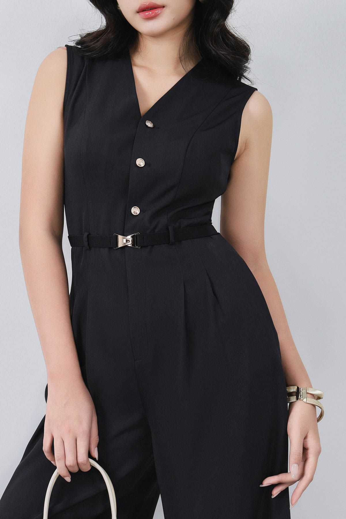 FJS3191 - Jumpsuit công sở vải thô dáng ôm cổ xẻ V không tay eo phối dây lưng co giãn tạo kiểu quần ống đứng khoá thân sau - PANTIO