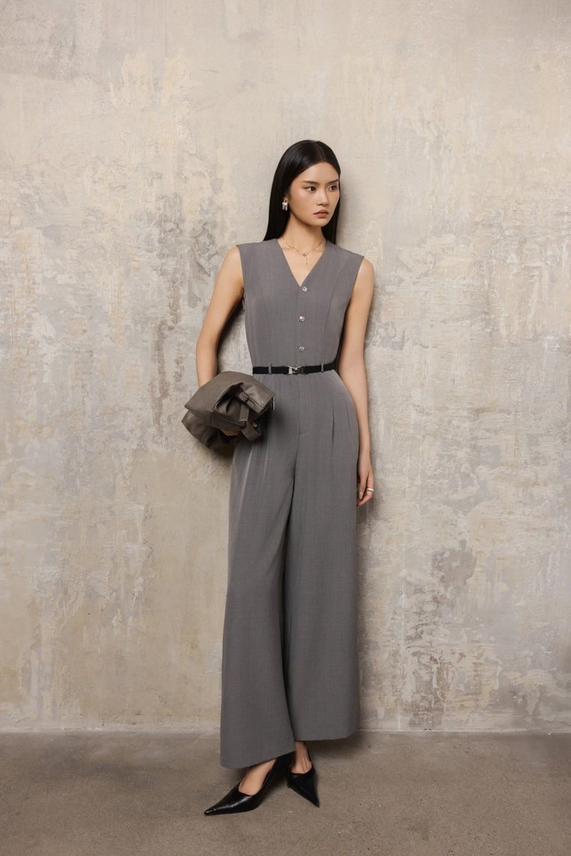 FJS3191 - Jumpsuit công sở vải thô dáng ôm cổ xẻ V không tay eo phối dây lưng co giãn tạo kiểu quần ống đứng khoá thân sau - PANTIO